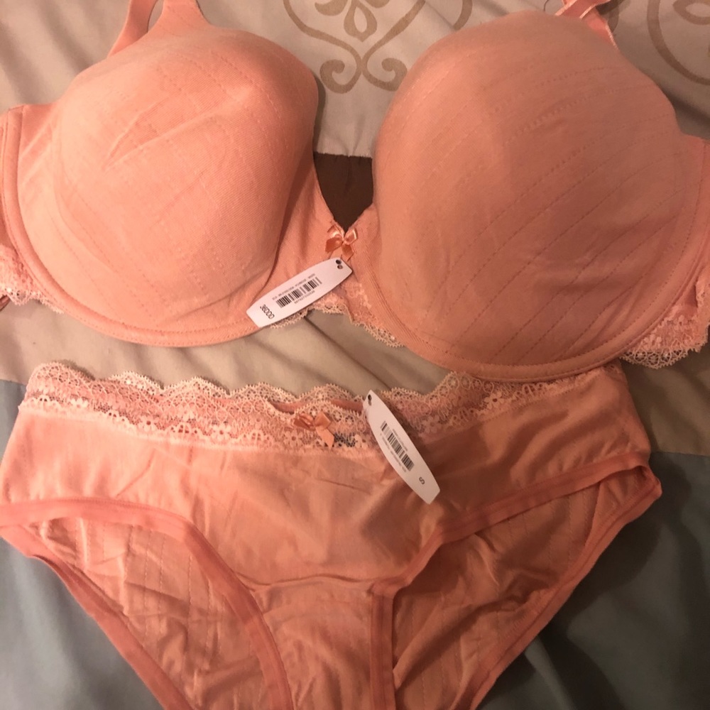 Brand new Adore Me set